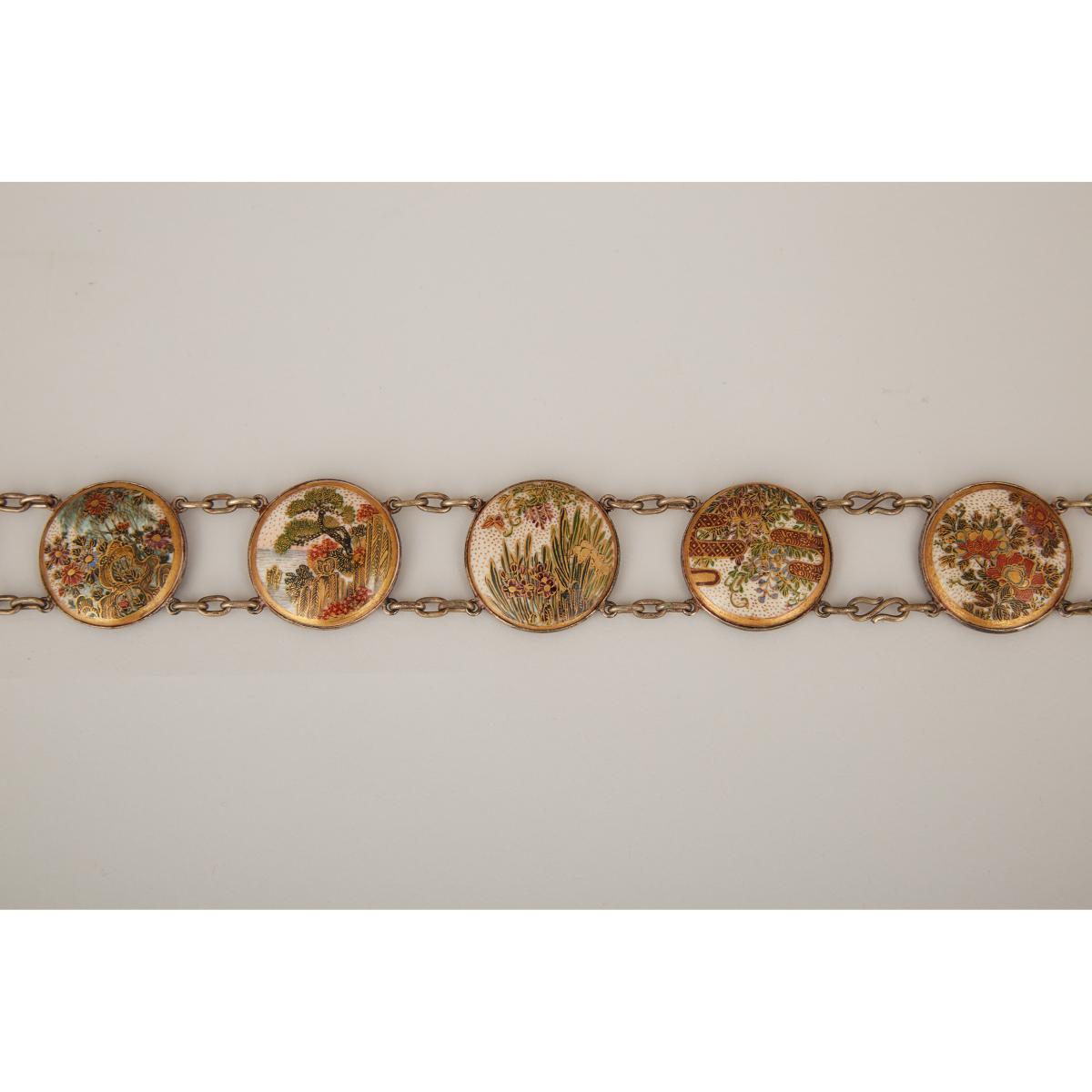 A Satsuma Ceramic Inlaid Belt, Meiji Period, 明治時期 日本薩摩燒人物花卉紋腰帶, length 25.5 in — 64.8 cm - Image 5 of 7