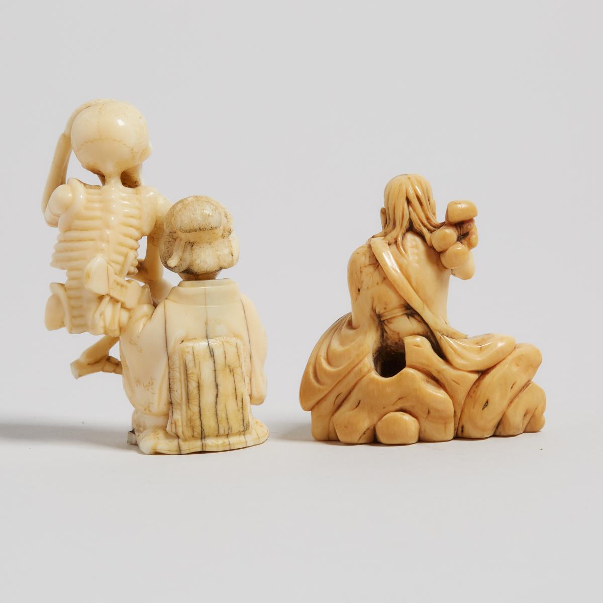 Two Ivory and Bone Carved Figural Netsuke, Edo/Meiji Period, 江戶／明治時期 牙雕石上僧 骨雕三味線演奏者一組兩件, largest hei - Image 2 of 7