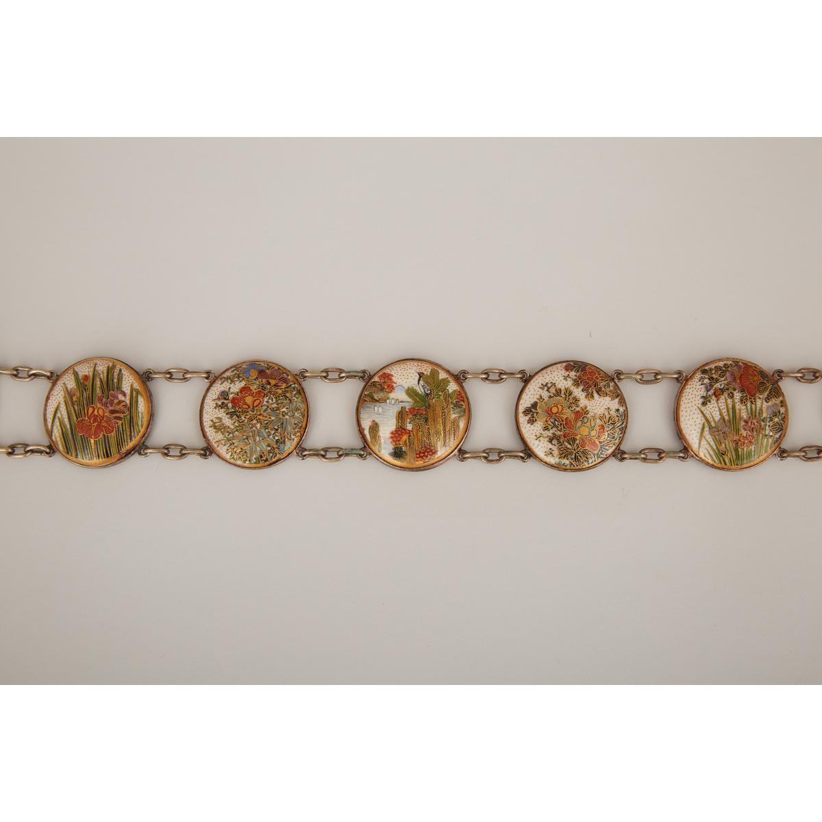 A Satsuma Ceramic Inlaid Belt, Meiji Period, 明治時期 日本薩摩燒人物花卉紋腰帶, length 25.5 in — 64.8 cm - Image 3 of 7