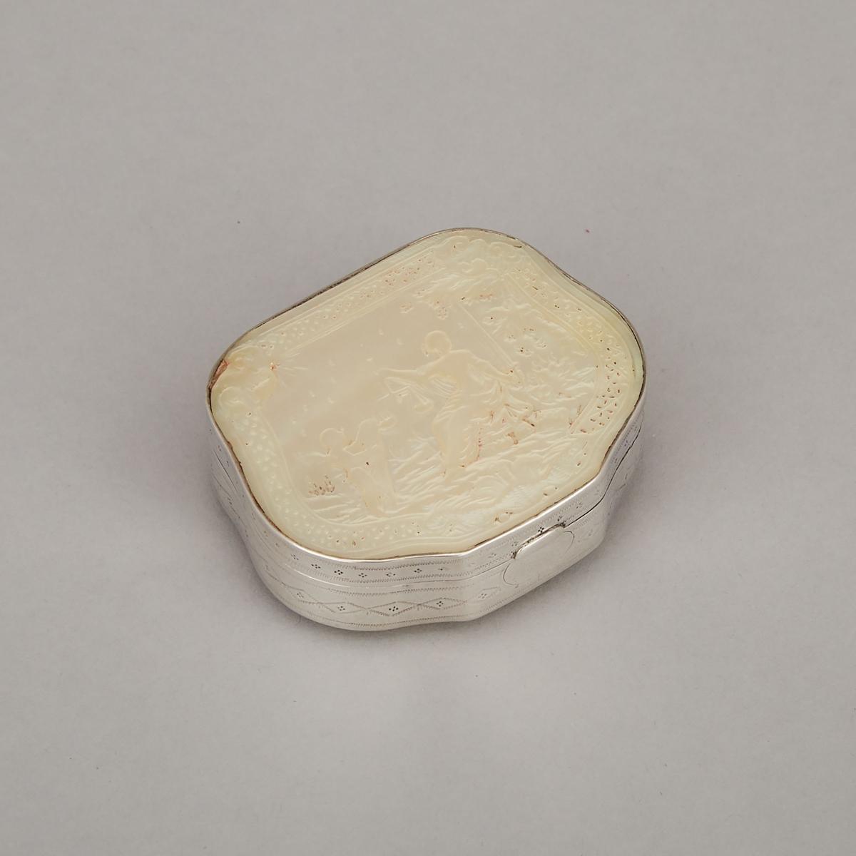 Engraved Silver and Mother-of-Pearl Snuff Box, late 18th century, width 2.4 in — 6 cm