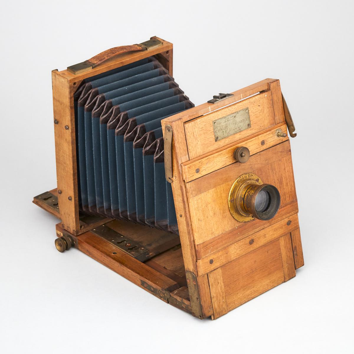 German Folding Field Camera, Rudolf Widmayer, Paris, Leipzig, c.1880, closed 10 x 6.75 x 4.5 in — 25