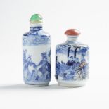 Two Copper Red Blue and White Snuff Bottles, 19th/Early 20th Century, 十九/二十世紀早期 青花礬紅人物故事紋鼻煙壺兩隻, tall