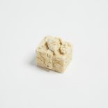 A Ivory Trick Netsuke of a Theatre within a Box, Signed Kagetoshi, Early 19th Century, 日本 十九世紀早期 牙雕機