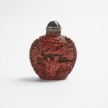 A Cinnabar Lacquer Snuff Bottle, 18th/19th Century, 十八/十九世紀 剔紅刻松下高仕紋鼻煙壺, height 3 in — 7.6 cm