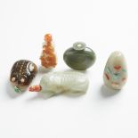 A Group of Five Jade Snuff Bottles, 19th/20th Century, 十九/二十世紀 玉雕鼻煙壺一組五件, largest length 3.7 in — 9.