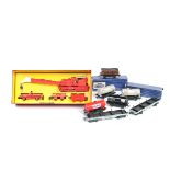 A quantity of Hornby Dublo. Including; a breakdown crane, 2x high capacity wagon, 2x 40-ton bogie