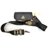 A Vic officer’s black leather shoulder belt and pouch, small plated crowned VR flap badge to pouch