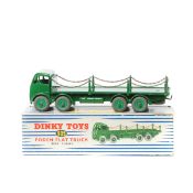 Dinky Supertoys Foden Flat Truck with chains (905). 2nd type FG cab, body and chassis in dark