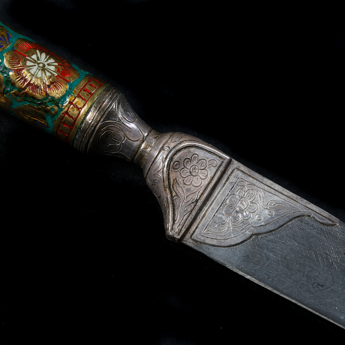 An Indian dagger kard. Straight single edge pattern welded blade 19cms, engraved silvered forte, - Image 3 of 3