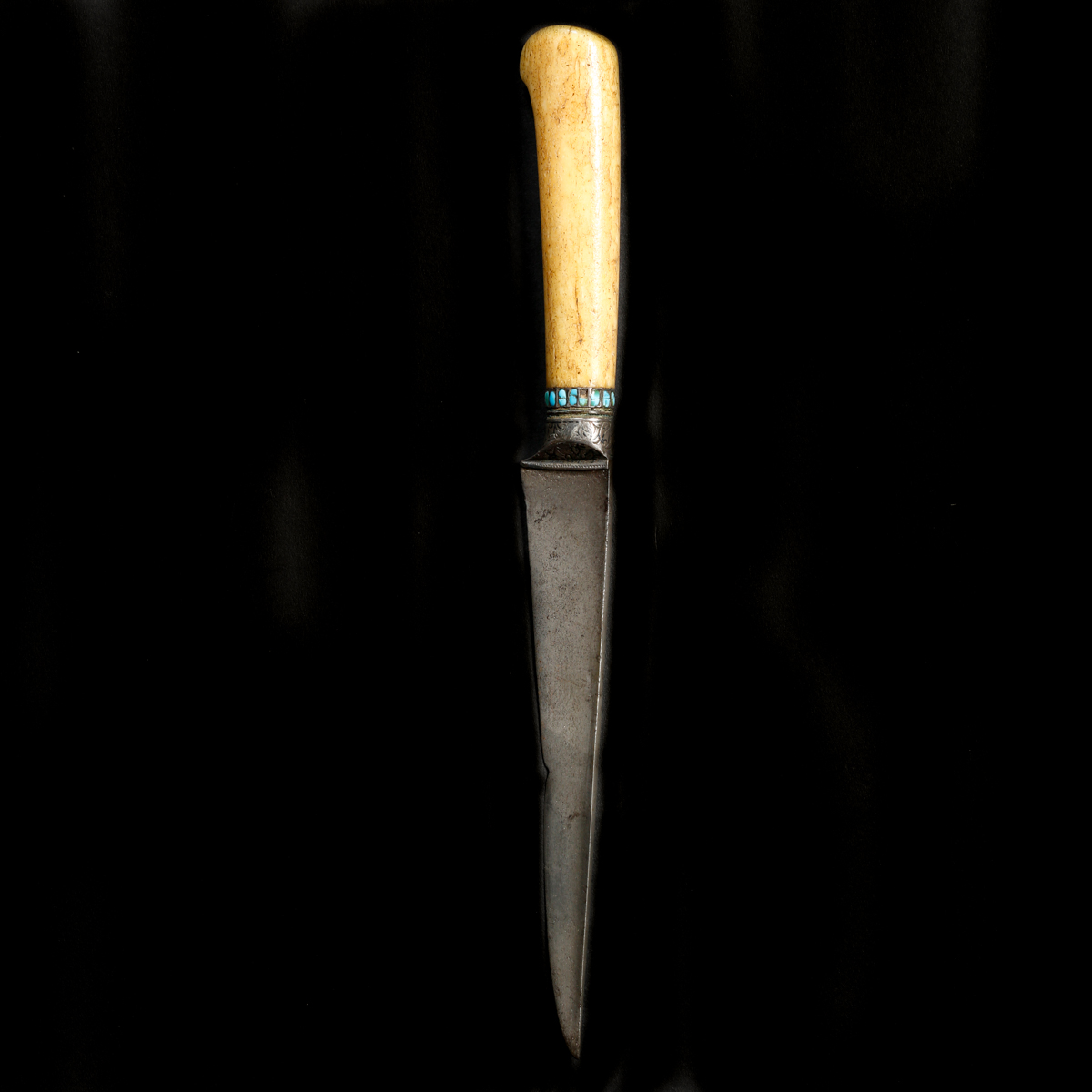 A scarce Uzbek dagger kard from Bokhara. 19th century, hollow ground single edge watered blade 15.