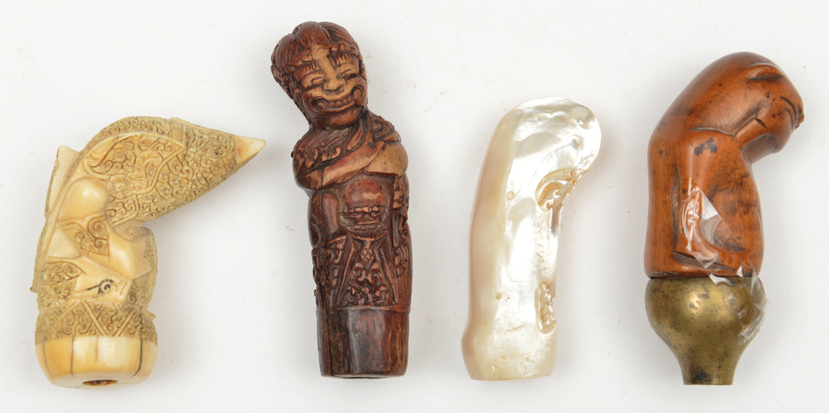 4 assorted kris hilts. Comprising 2 from Sumatra, the first made from hippo tusk and carved with a - Image 2 of 2