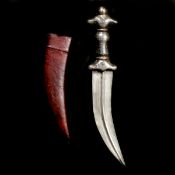 An Indian dagger jambiya. 20th century, broad curved DE blade 20cms of Arab type, bulbous iron