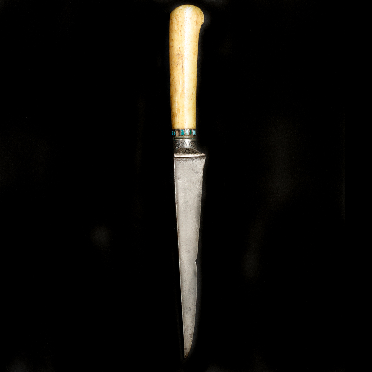 A scarce Uzbek dagger kard from Bokhara. 19th century, hollow ground single edge watered blade 15. - Image 2 of 3