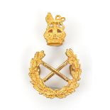 A post-1902 Field Marshal’s 2 part gilt cap badge, the R. Crest and crossed batons in wreath. VGC