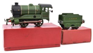 Hornby O Gauge clockwork Type 501 0-4-0 Tender Locomotive. In LNER lined satin green livery, RN