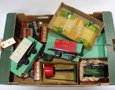 A quantity of Hornby O gauge. Including; 5x No.50 series; Gas Cylinder wagon, Lumber wagon, Wagon,