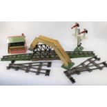 4 Hornby O Gauge Railway Accessories. Viaduct A860. A large No.1 Footbridge. A No.2 Signal Cabin