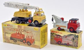 2 Dinky Toys. A Bedford Jones Fleetmaster Cantilever Crane (970) in yellow. Together with a