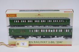 Hornby Railways Southern Railway 2-BIL '2041' EMU Train Pack (R3161A). Comprising a driving motor