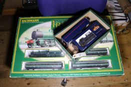 Bachmann OO gauge. A Irish Railway set. Comprising 2-6-0 tender locomotive and 3 bogie corridor