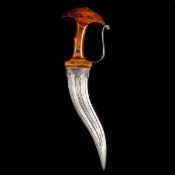 An Indian dagger khanjarli. 18th or 19th century, recurved DE blade 22cms, with raised central