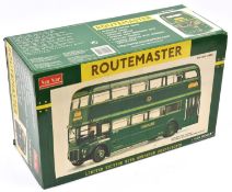 Sun Star 1:24 Routemaster Double Deck Coach. RMC 1453 453 CLT in dark green GREENLINE London