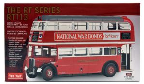 Sun Star 1:24 RT Series Double Deck Bus. RT 113, FXT 288 in War Time London Transport red, white and