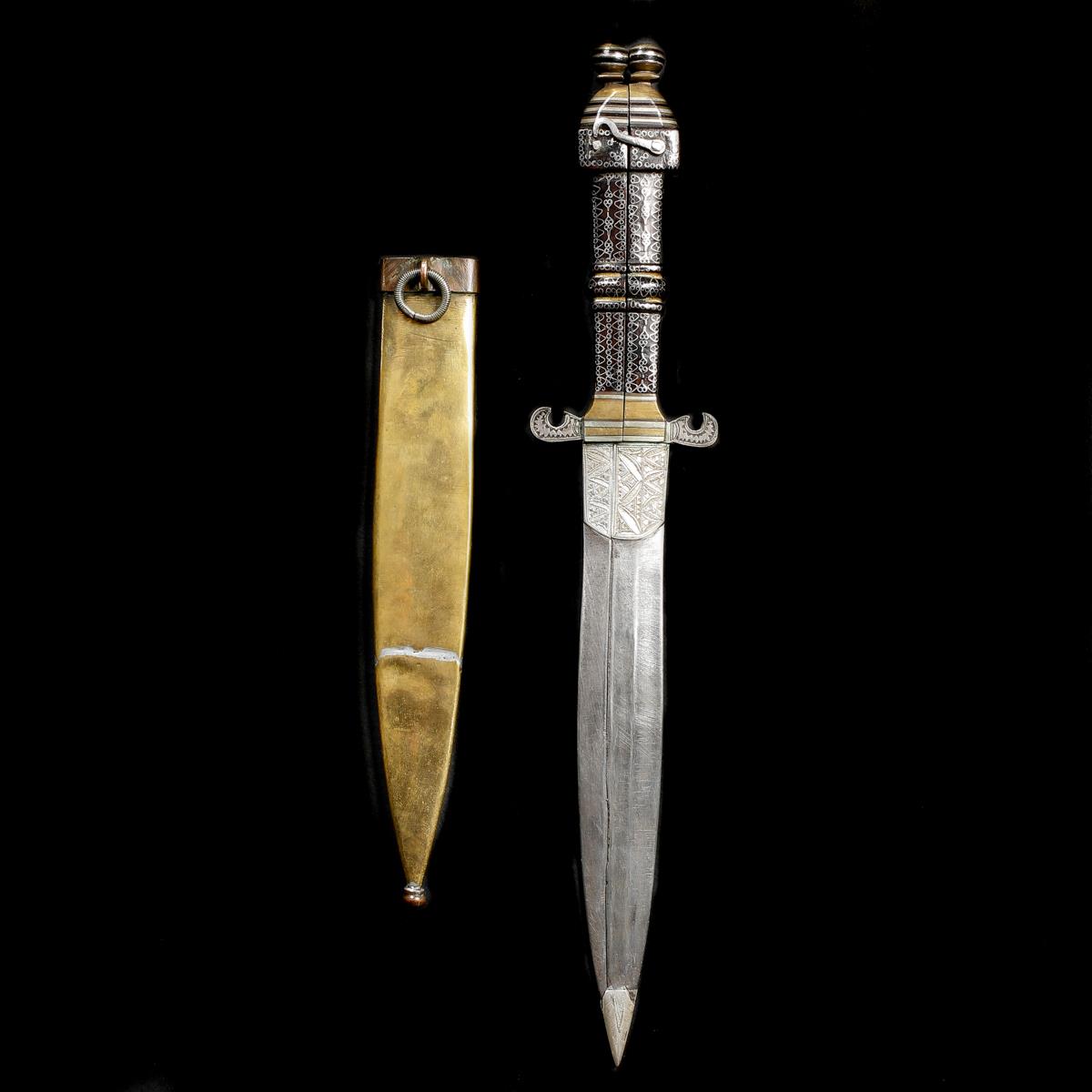 An unusual N. African double dagger. Where 2 daggers clip together to make a single dagger, early - Image 2 of 3
