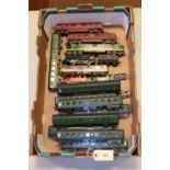 16 items of OO gauge railway, most items by Lima. Including 7x locomotives; 2x BR Warship Class Bo-