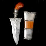 A good Philippines's dagger pugnal. 1st half of the 20th century, broad tapered DE blade 16cms