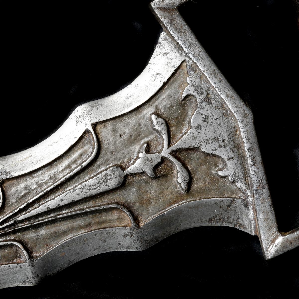 An unusual Indian dagger katar c.1700. Robust wavy blade 22cms cut with conforming fullers and - Image 3 of 3