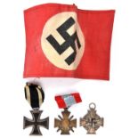 1914 Iron Cross 2nd class, and French Croix de Guerre for overseas service, with ribbon; also