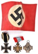 1914 Iron Cross 2nd class, and French Croix de Guerre for overseas service, with ribbon; also