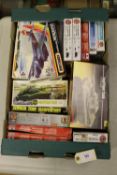 20 unmade military related plastic kits/figures by ESCI, Airfix, Matchbox, Hasegawa etc. Scales 1:72