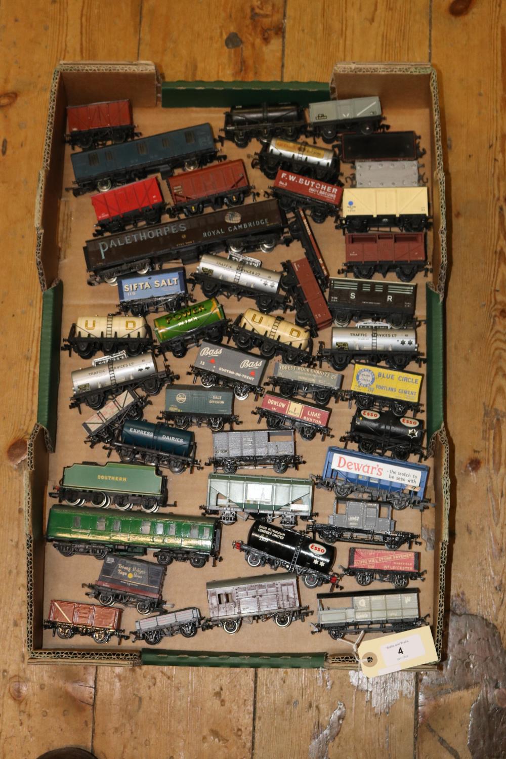 80+ OO gauge freight wagons etc. by various makes. Including; tank wagons, hopper wagons, open - Image 2 of 2