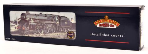 Bachmann Branchline OO gauge BR Class 5MT 4-6-0 locomotive (32-501). 73158, in lined black livery.