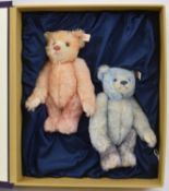A Steiff boxed set of 2 baby bears, Good-Bye 1999 Hello 2000 (670367). Each bear represents dawn (