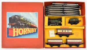 Hornby O Gauge clockwork Passenger Set No.51. Comprising; a BR 0-4-0 tender locomotive, 50153, in