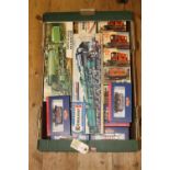 40x OO gauge unmade kits and 14x Bachmann freight wagons. Kits by Airfix and Kitmaster including
