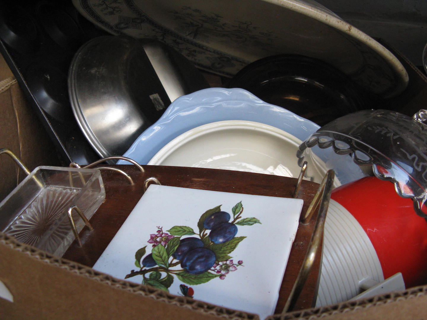 A box of misc kitchenware to include enamelware