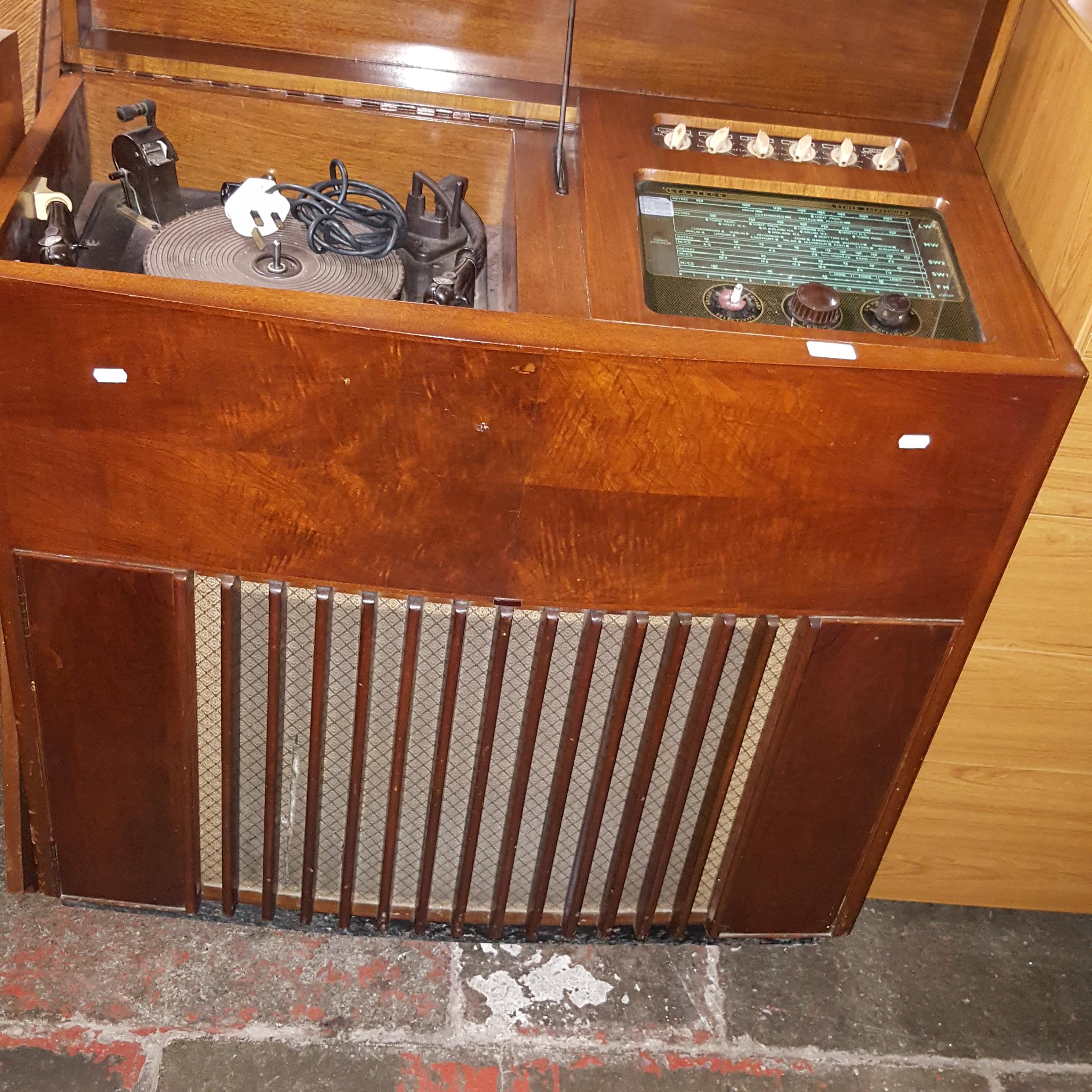 A Dynatron radiogram and console speaker cabinet - Image 8 of 14