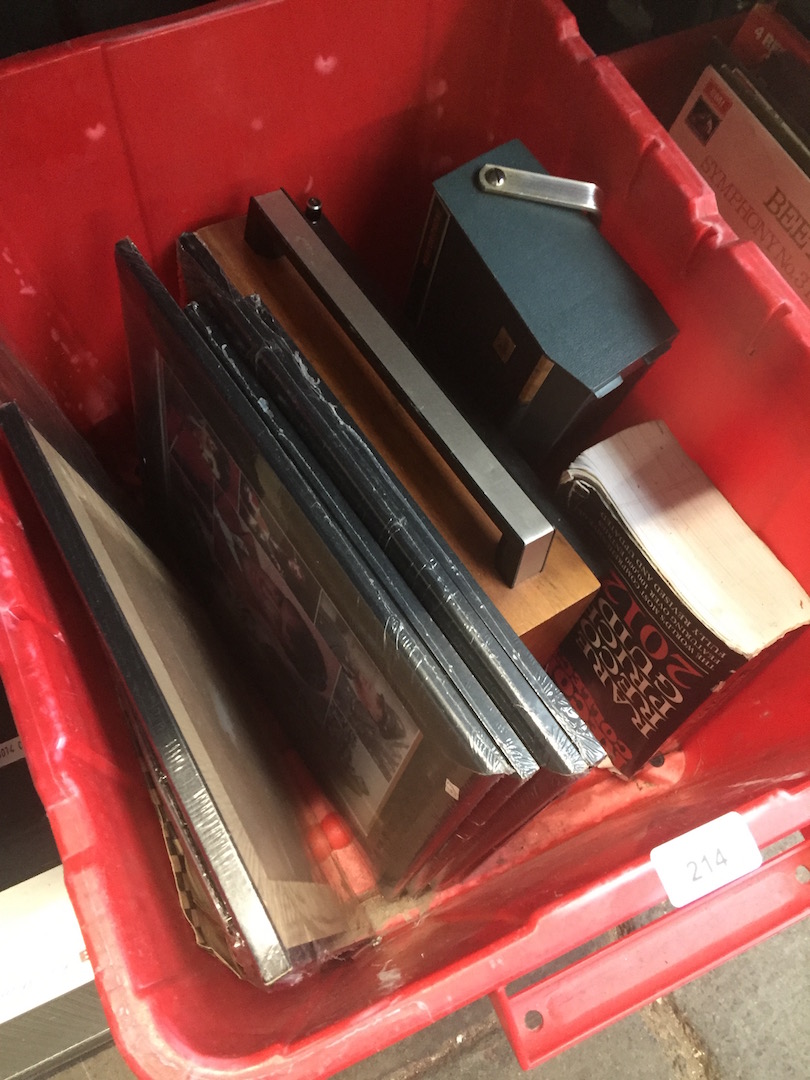 A box with 2 old radios, Elvis pictures, etc