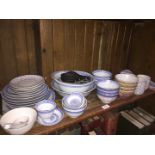 A box of mainly blue and white oriental ware