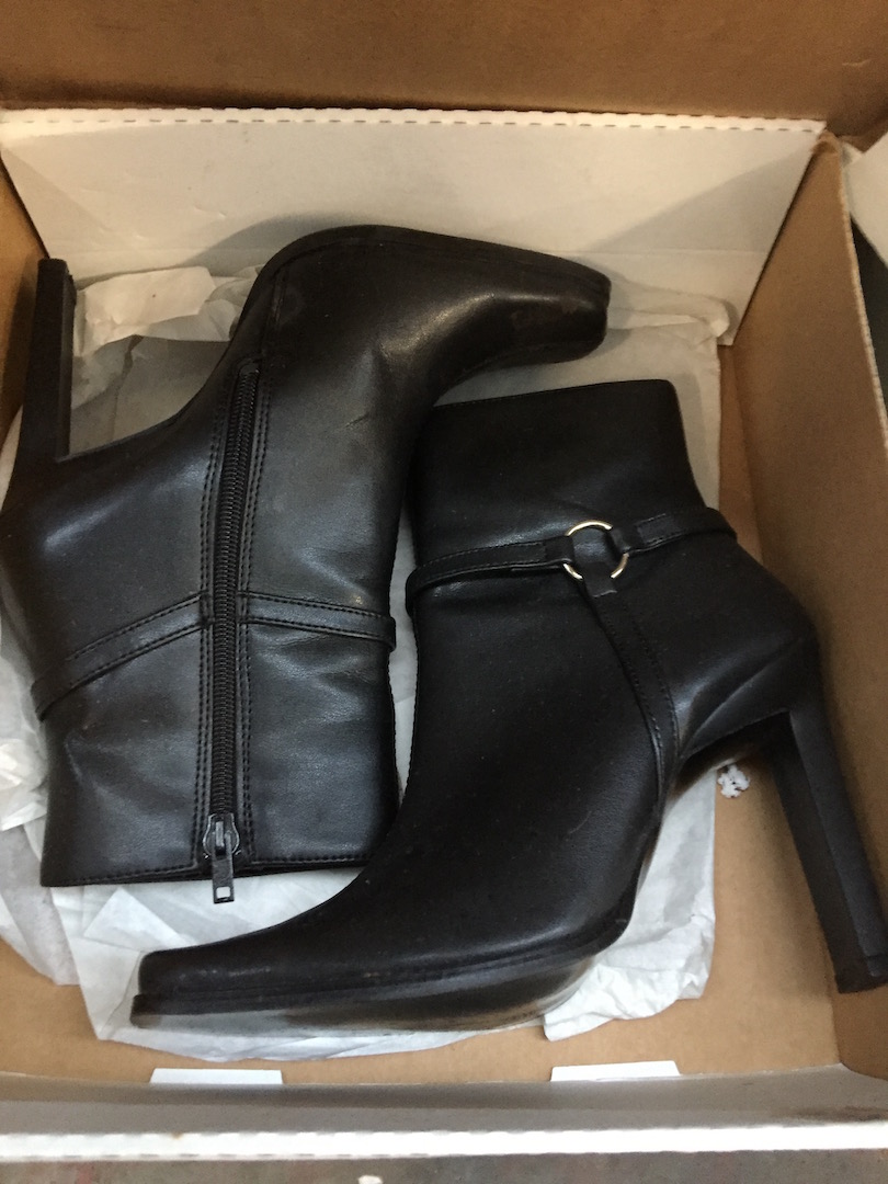 A pair of ladies boots size 3