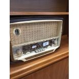 A retro radio