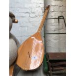 A mandolin/balalaika