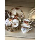 22 pieces of Royal Albert Old Country Roses teaware
