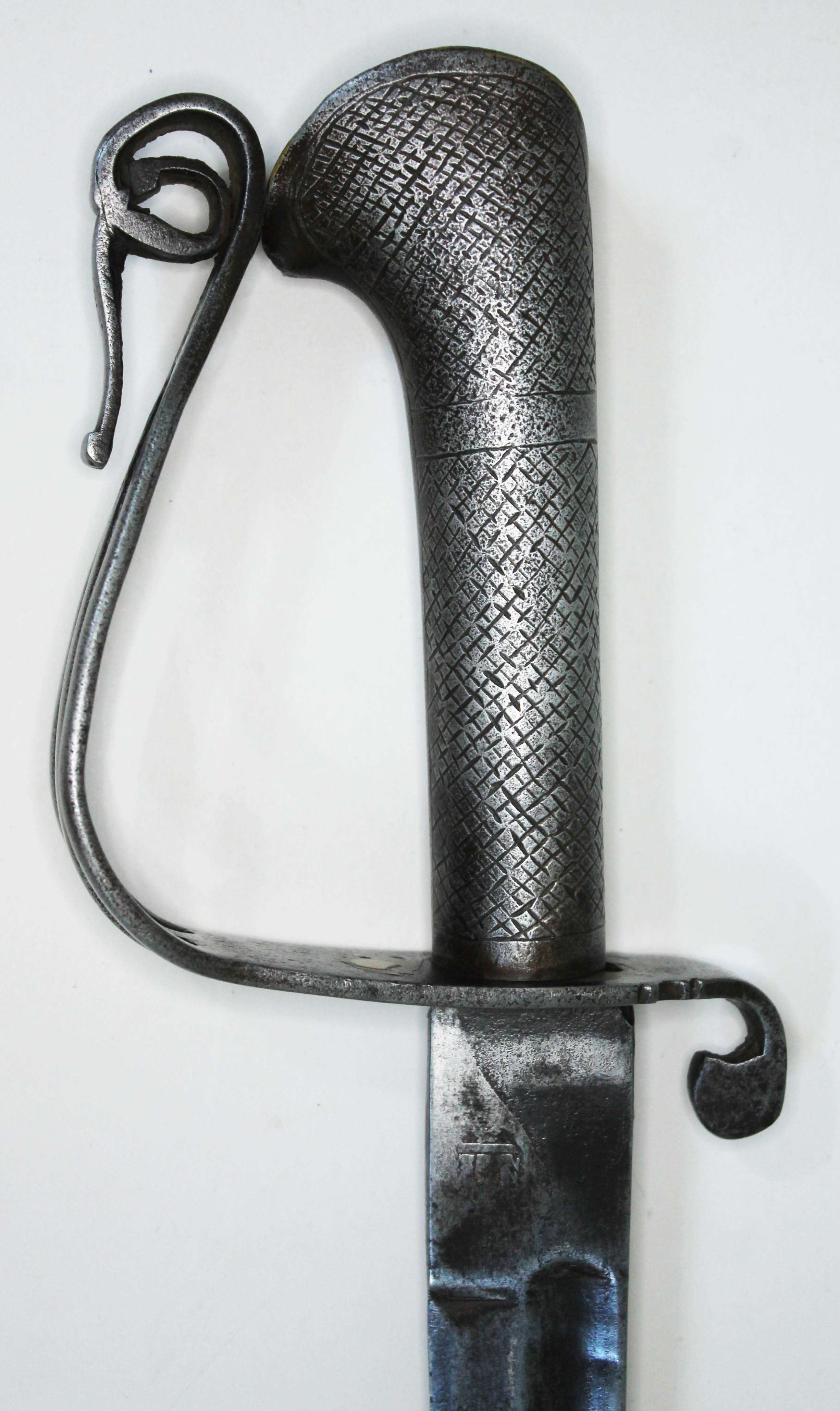 A WWI Turkish cavalry sabre, length 95cm.