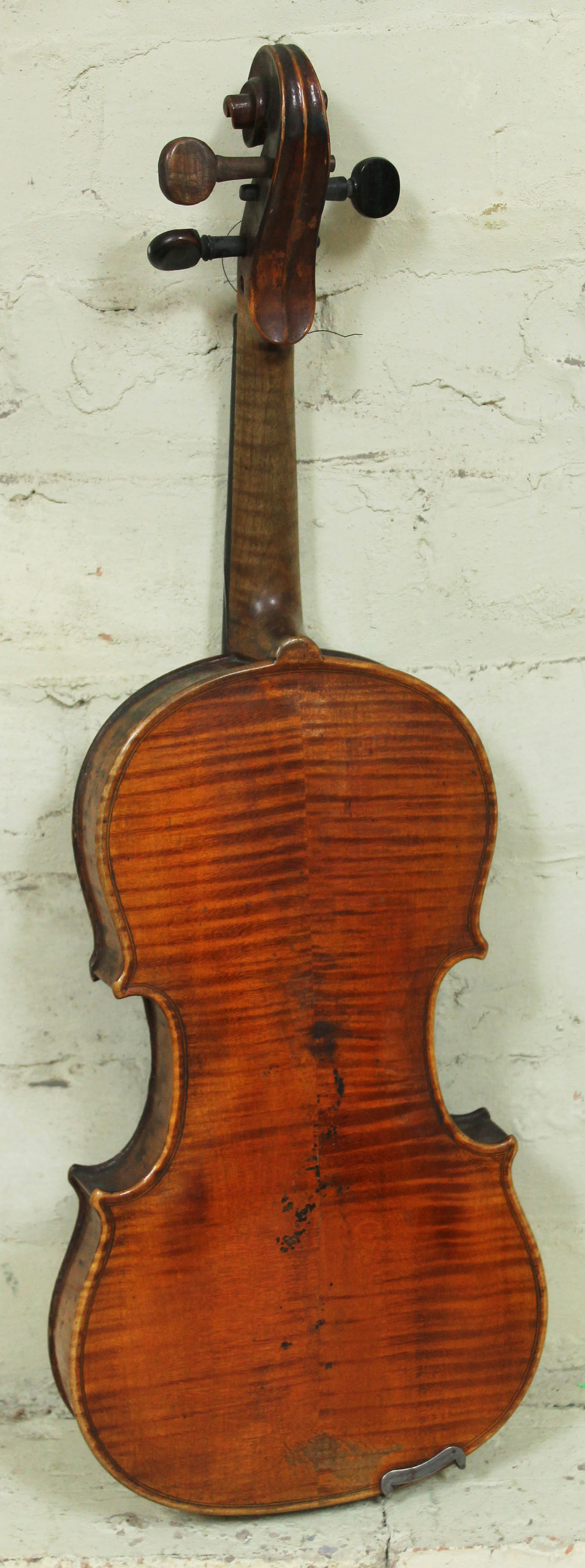 A late 19th century violin bearing label 'Antonius Stradiuarius Cremonensis Faciebat Anno 1713', - Image 3 of 22