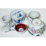 A mixed lot of Oriental porcelain.